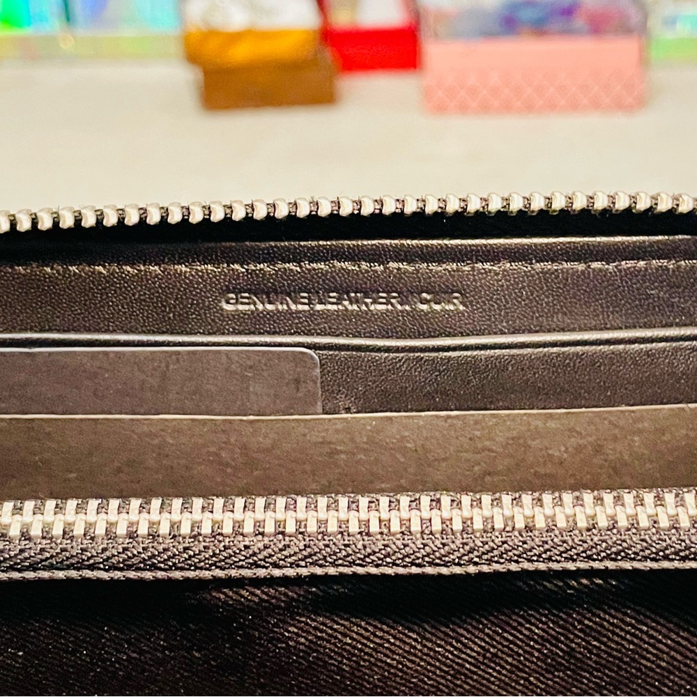 Calvin Klein Genuine Leather RFID Zip Around Wallet – Gray/Black - Picture 5 of 8